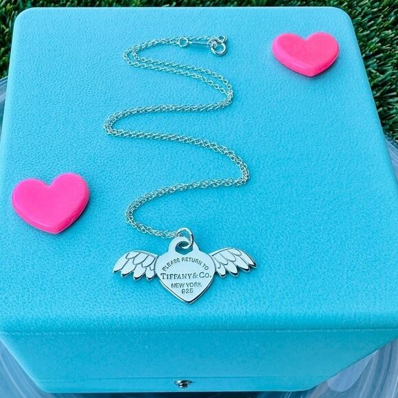 🪽Gently Used Tiffany & Co. Angel Wing Charm/Pendant Necklace🪽 - Picture 1 of 2